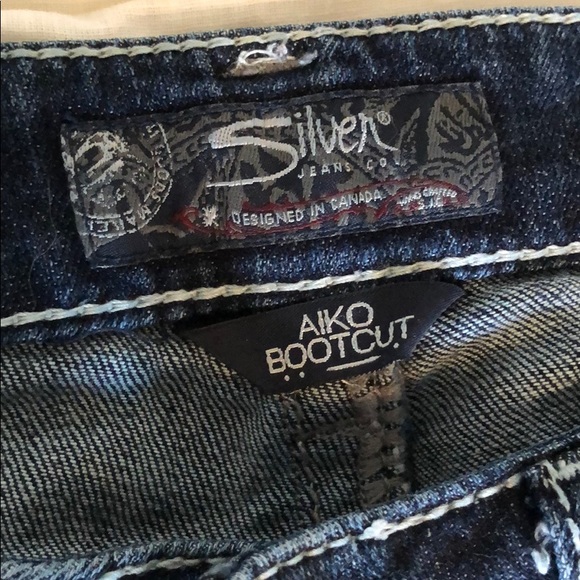 Silver Jeans - Picture 3 of 5